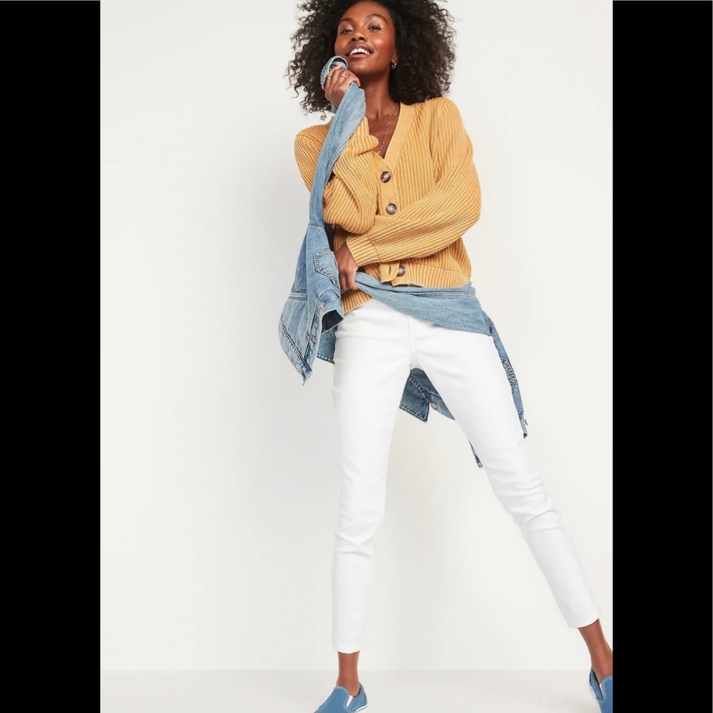 Old Navy white ankle jeans in size 8